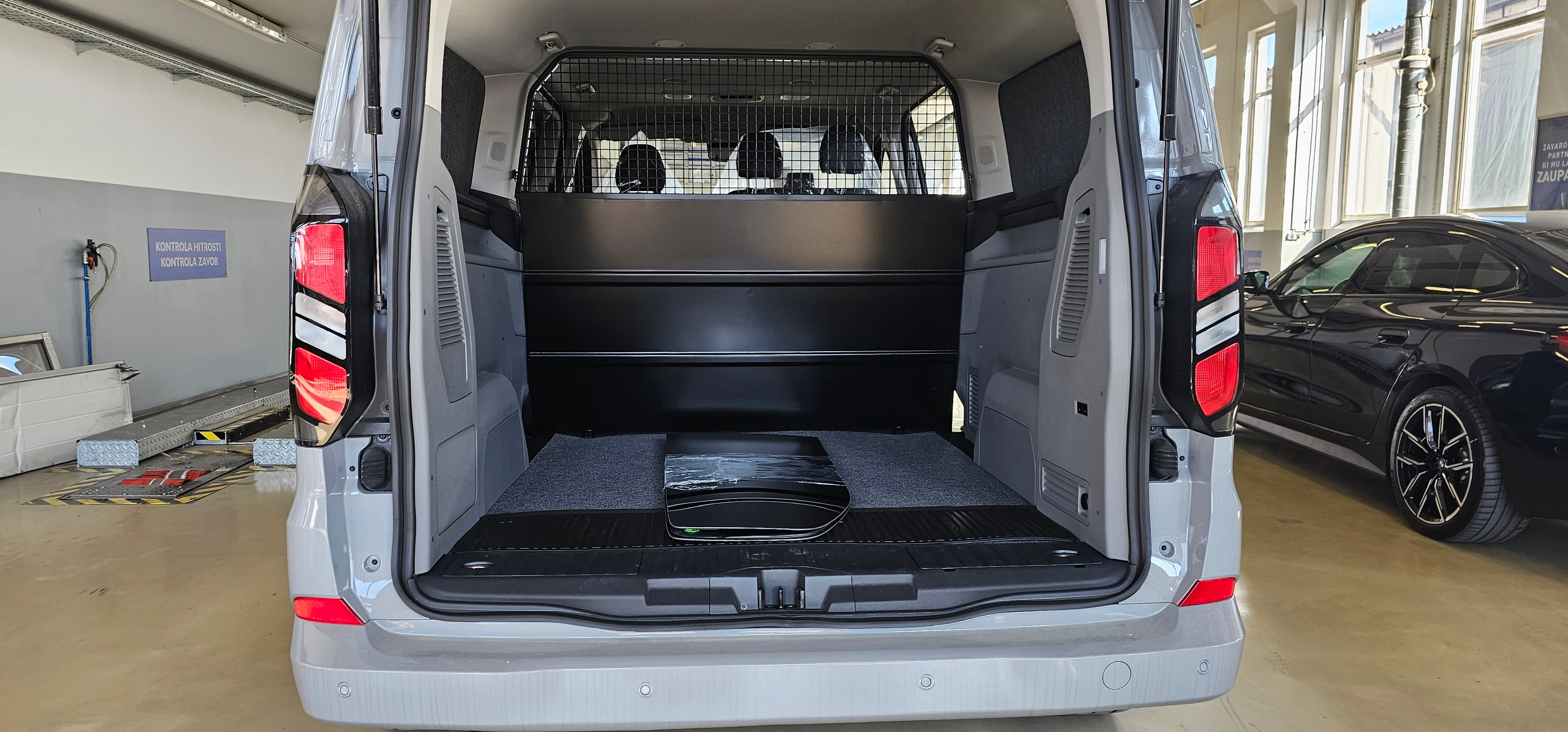 VW Caravelle notranjost
